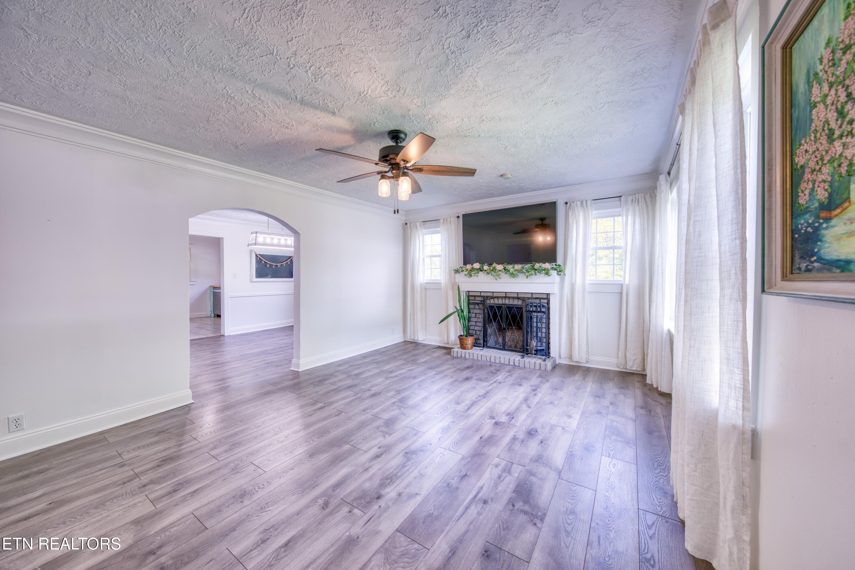 313 Edgewood Circle