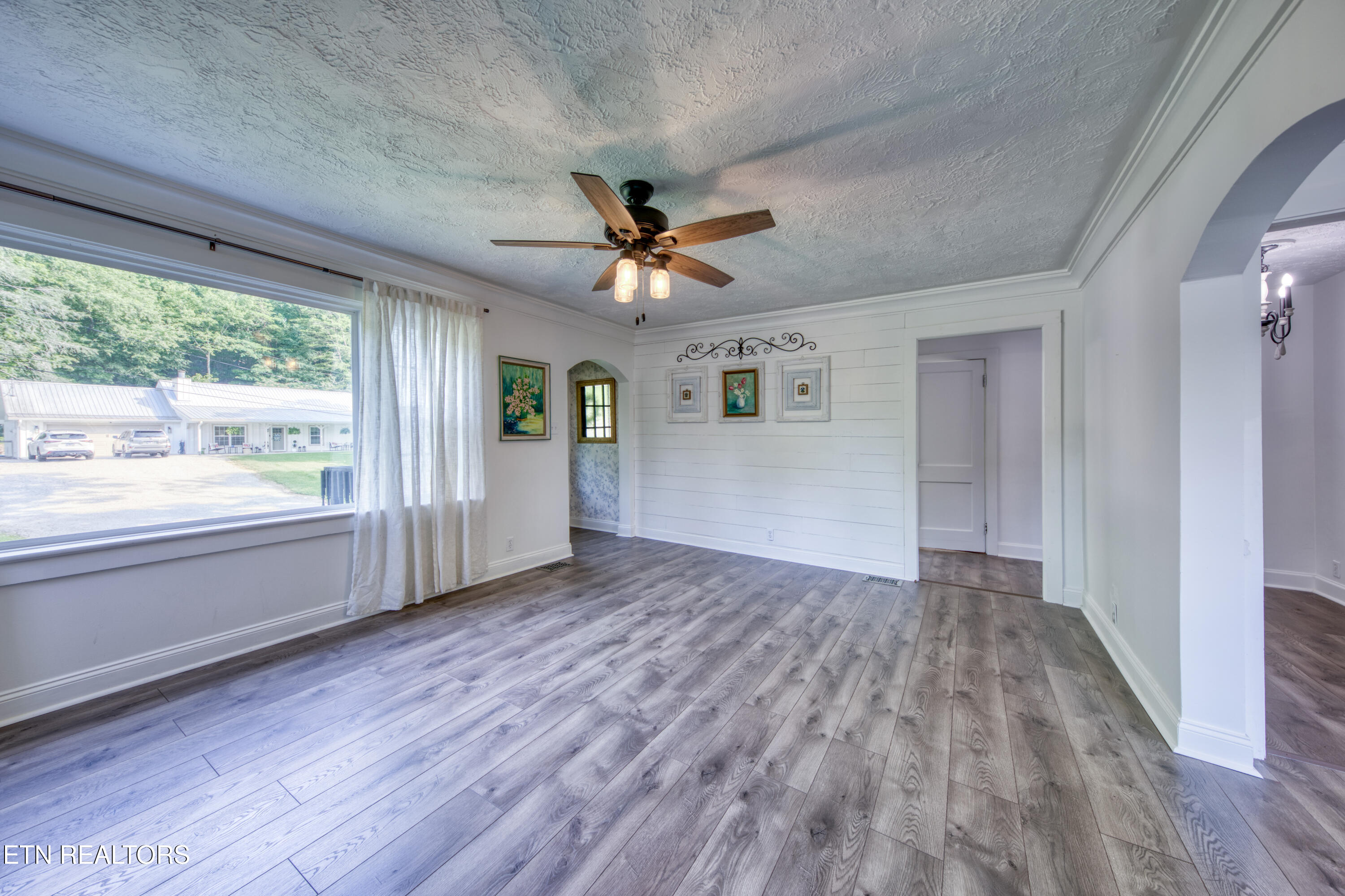 313 Edgewood Circle