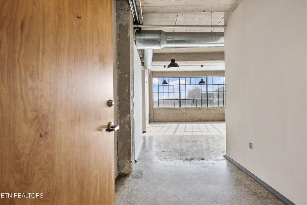 Photo of 200 W Jackson Ave #506, Knoxville, TN 37902 (MLS # 1333640)