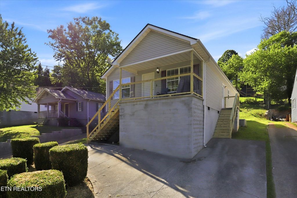 Photo of 1633 Lenland Ave, Knoxville, TN 37920 (MLS # 1340596)