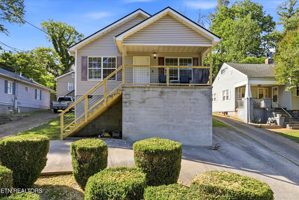 Photo of 1633 Lenland Ave, Knoxville, TN 37920 (MLS # 1340596)
