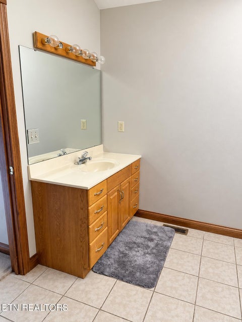 Tiny photo for 463 Fox Lake Lane, LaFollette, TN 37766 (MLS # 1359814)