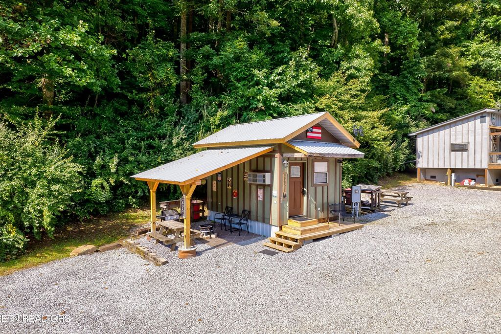 Photo of 1534 Cove Lane, Oliver Springs, TN 37840 (MLS # 1246828)