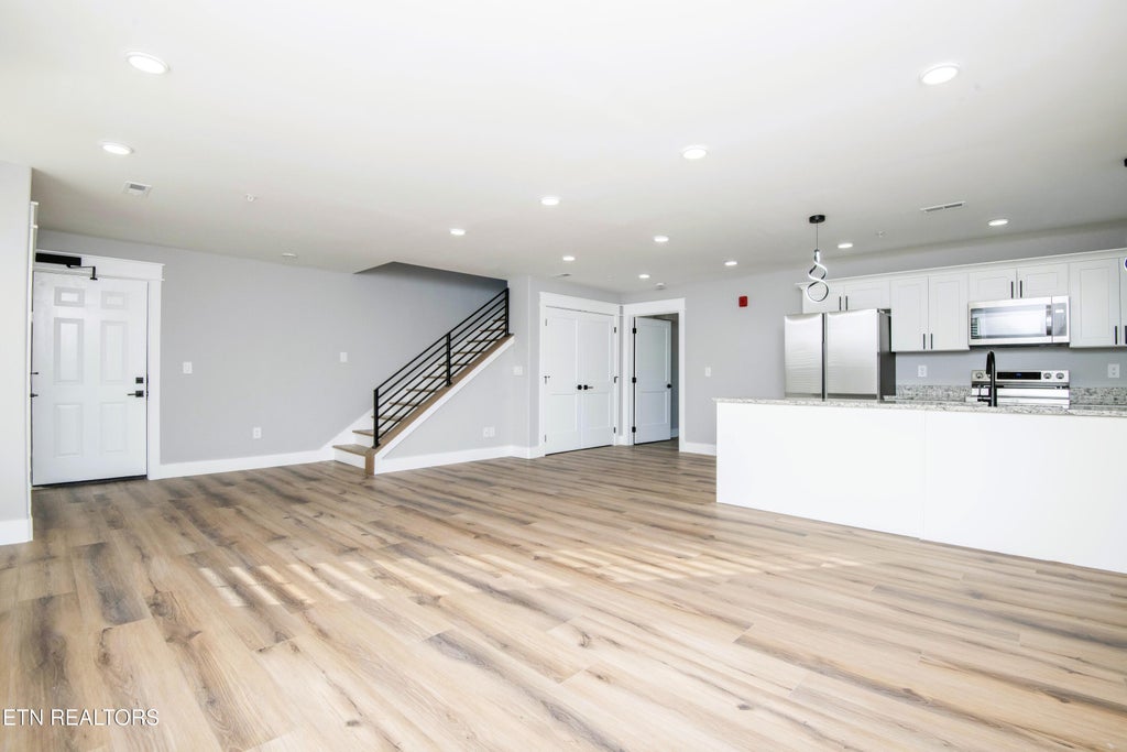 Photo of 1911 Forest Ave #201, Knoxville, TN 37916 (MLS # 1355632)