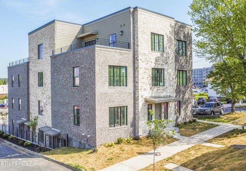 Photo of 1911 Forest Ave #201, Knoxville, TN 37916 (MLS # 1355632)