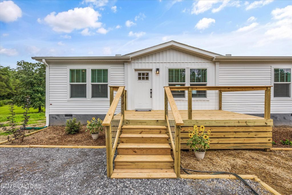 Photo of 348 Greenbriar Rd, Sweetwater, TN 37874 (MLS # 1311381)