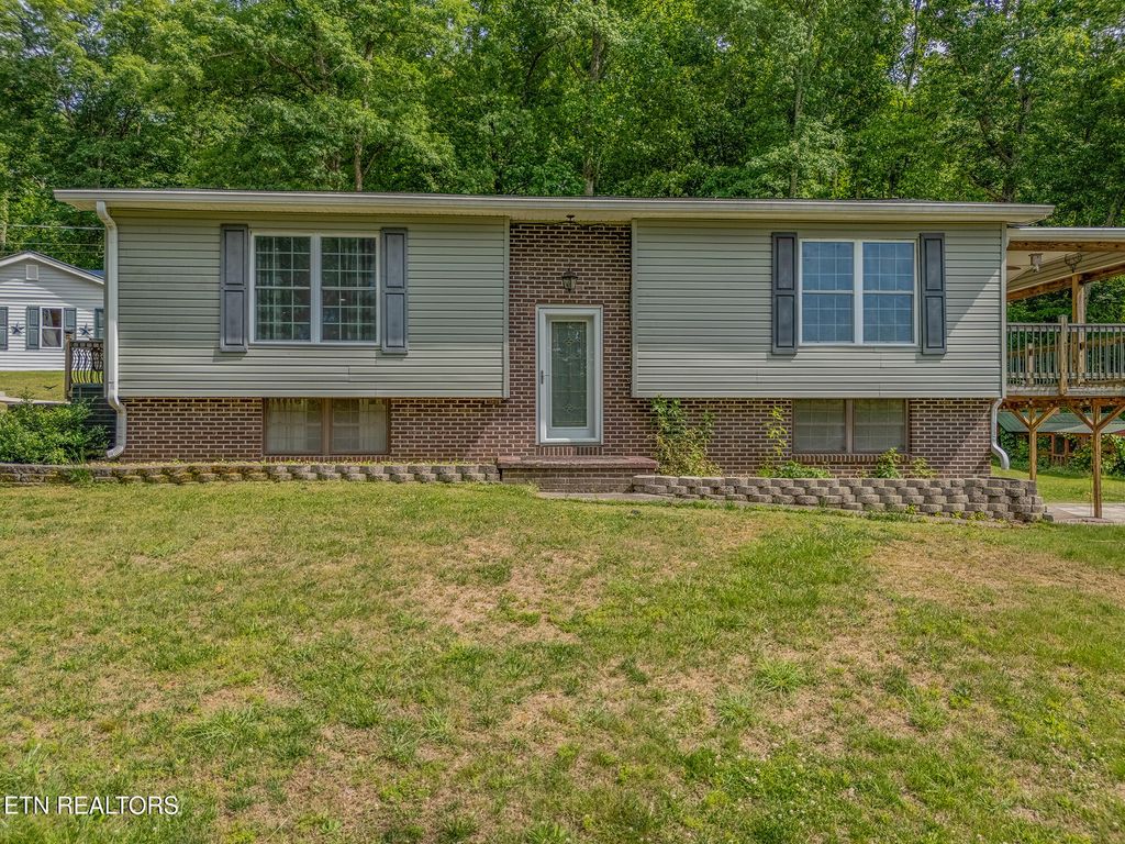 Photo of 151 Gray Knob Rd, Kingston, TN 37763 (MLS # 1342040)