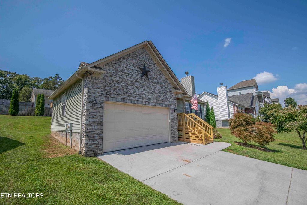 Photo of 3915 Mountain Vista Rd, Knoxville, TN 37931 (MLS # 1313319)