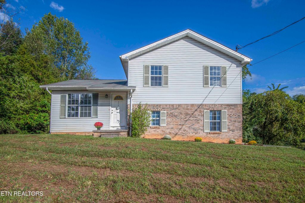 Photo of 554 Keeneland Blvd Blvd, Seymour, TN 37865 (MLS # 1317145)