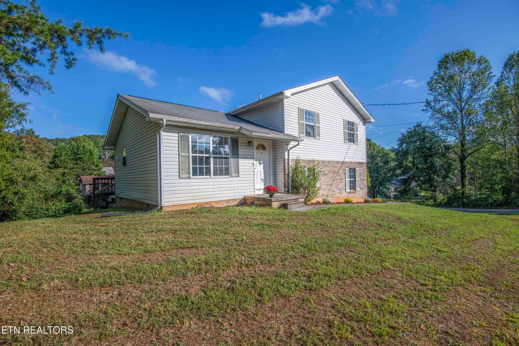 Photo of 554 Keeneland Blvd Blvd, Seymour, TN 37865 (MLS # 1317145)