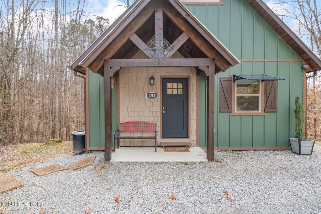Photo of 104 Highlands Rd, Tellico Plains, TN 37385 (MLS # 1290268)