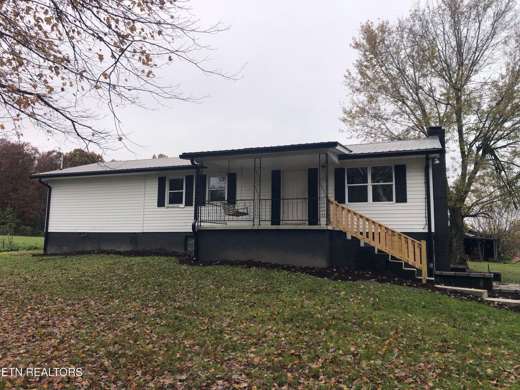 Photo of 2710 Tabor Loop, Crossville, TN 38571 (MLS # 1320696)