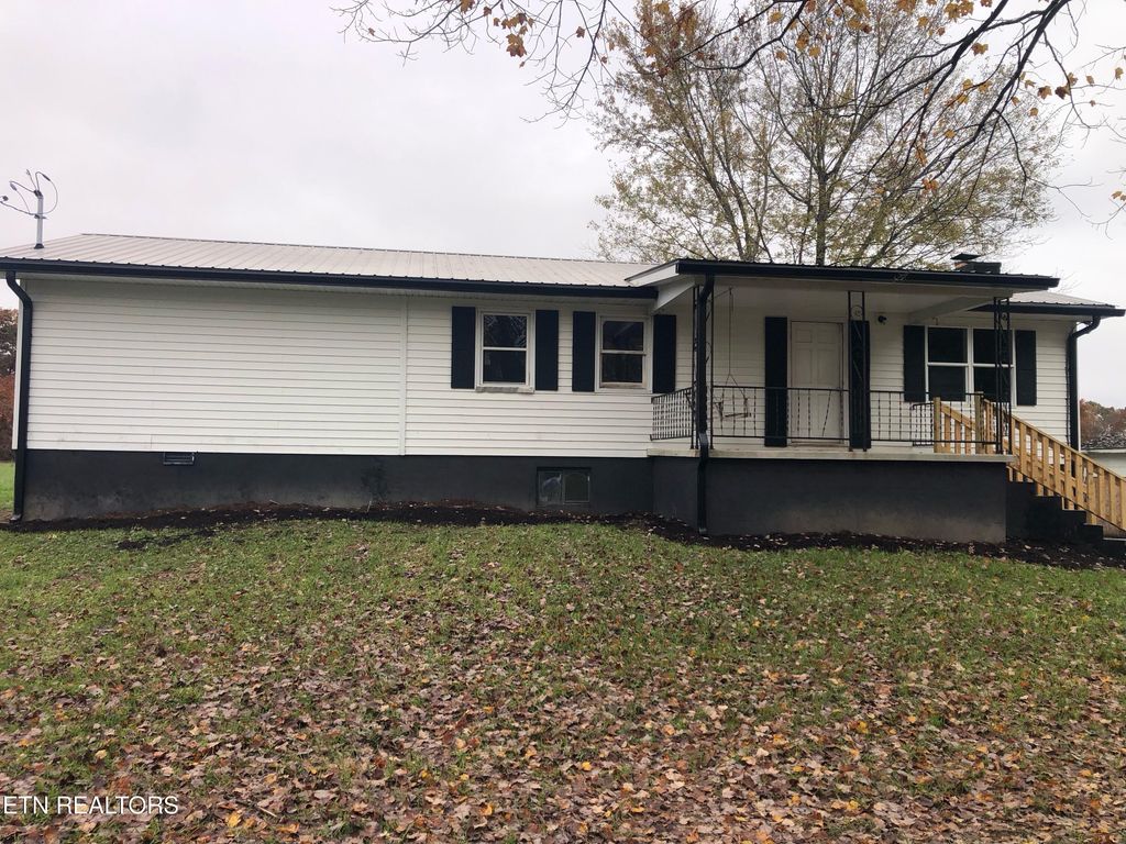 Photo of 2710 Tabor Loop, Crossville, TN 38571 (MLS # 1320696)