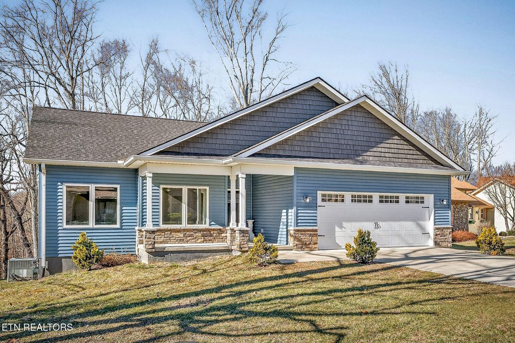 Photo of 204 Lakeside Drive, Crossville, TN 38558 (MLS # 1329144)