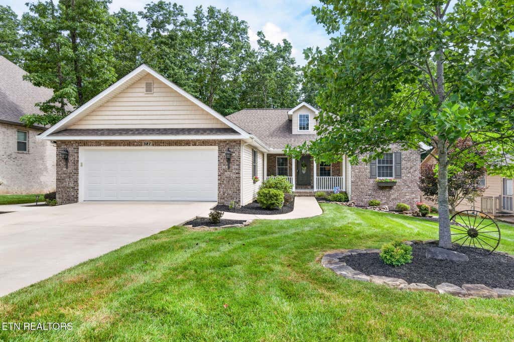 Photo of 327 Beachwood Drive, Crossville, TN 38558 (MLS # 1348648)