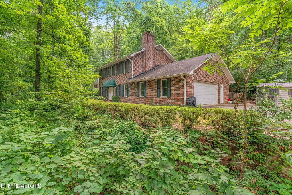 Photo of 1130 W Outer Drive, Oak Ridge, TN 37830 (MLS # 1350729)