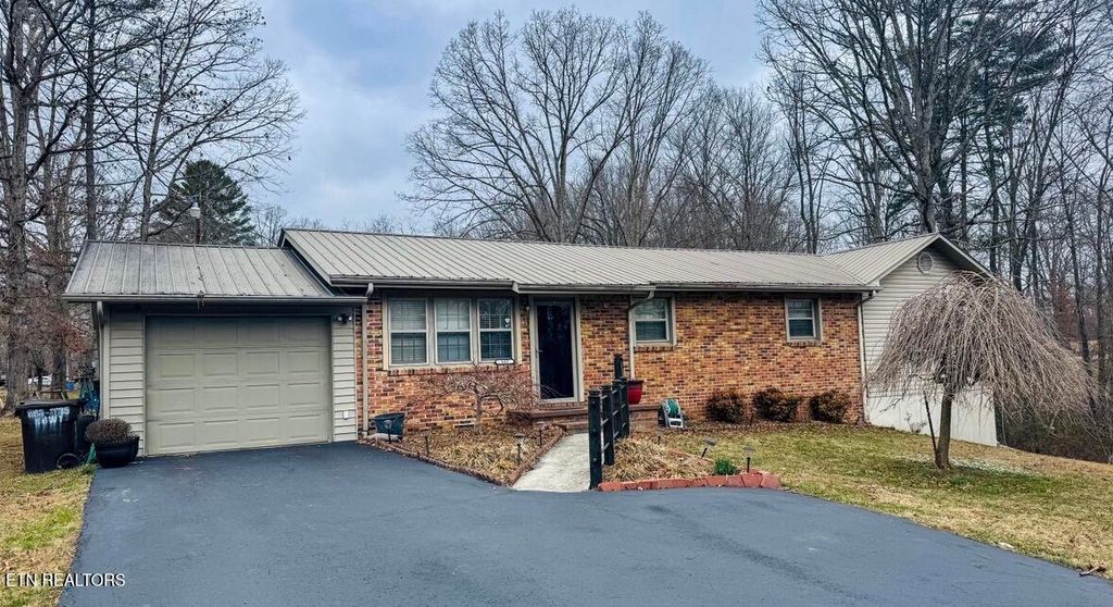 Photo of 357 Pine Creek Rd, Oneida, TN 37841 (MLS # 1330313)