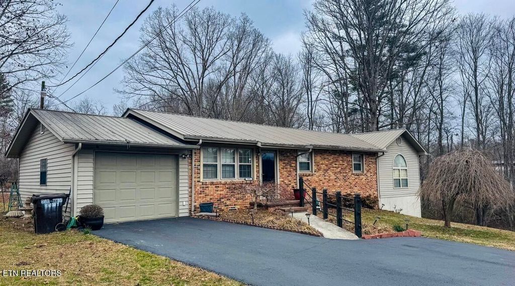 Photo of 357 Pine Creek Rd, Oneida, TN 37841 (MLS # 1330313)