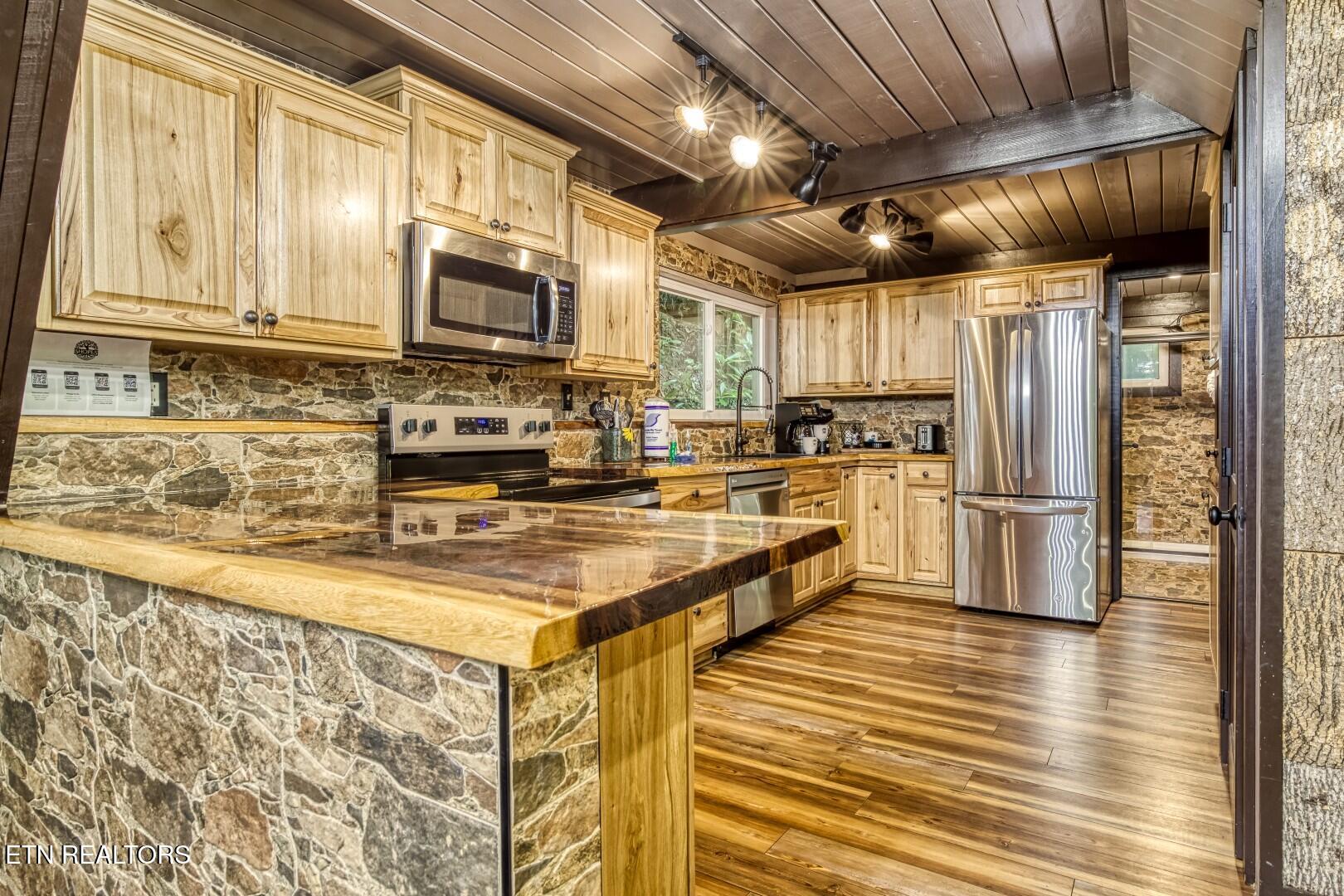 1134 Ski Mountain Rd