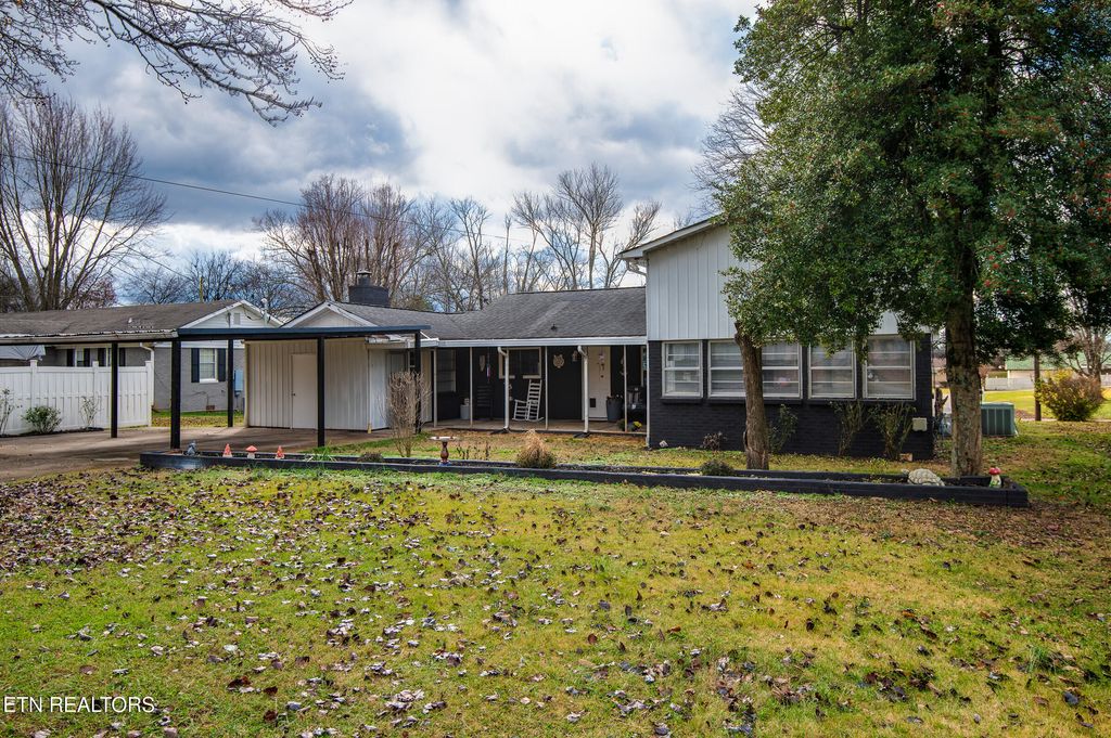 Photo of 108 Seminole Drive, Maryville, TN 37804 (MLS # 1322908)