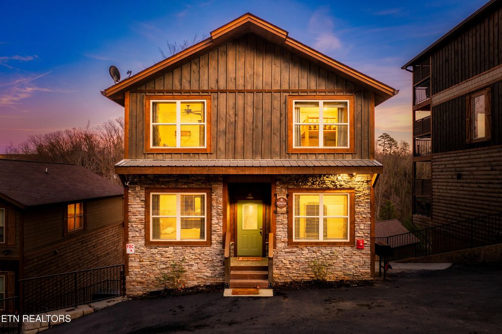 Photo of 3031 Ridgetop Resort Way, Pigeon Forge, TN 37863 (MLS # 1318024)
