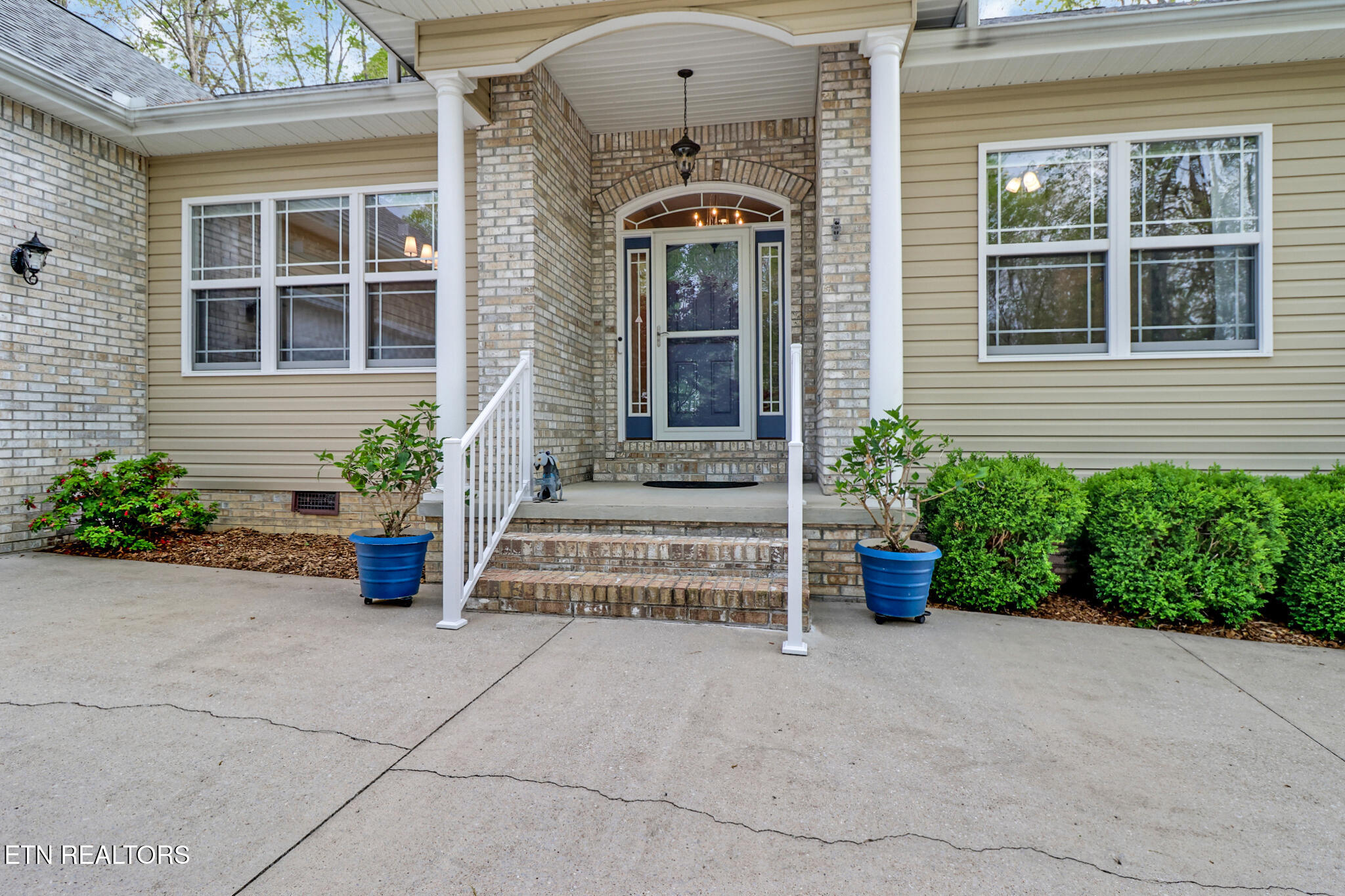 89 W Creek Drive