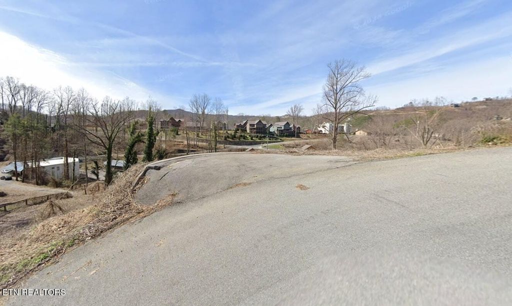 Photo of 611 Davenport Rd, Gatlinburg, TN 37738 (MLS # 1307883)