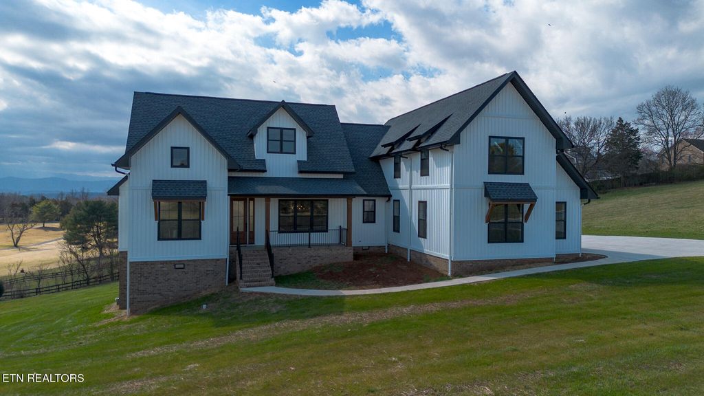 Photo of 374 Fairway Drive, Dandridge, TN 37725 (MLS # 1292691)