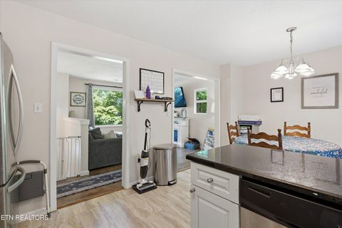 Tiny photo for 911 Coker Rd, Maryville, TN 37801 (MLS # 1341011)