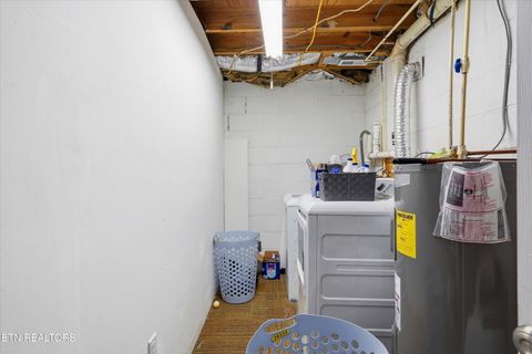 Tiny photo for 911 Coker Rd, Maryville, TN 37801 (MLS # 1341011)