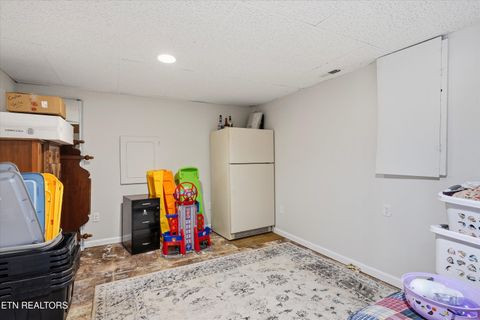 Tiny photo for 911 Coker Rd, Maryville, TN 37801 (MLS # 1341011)