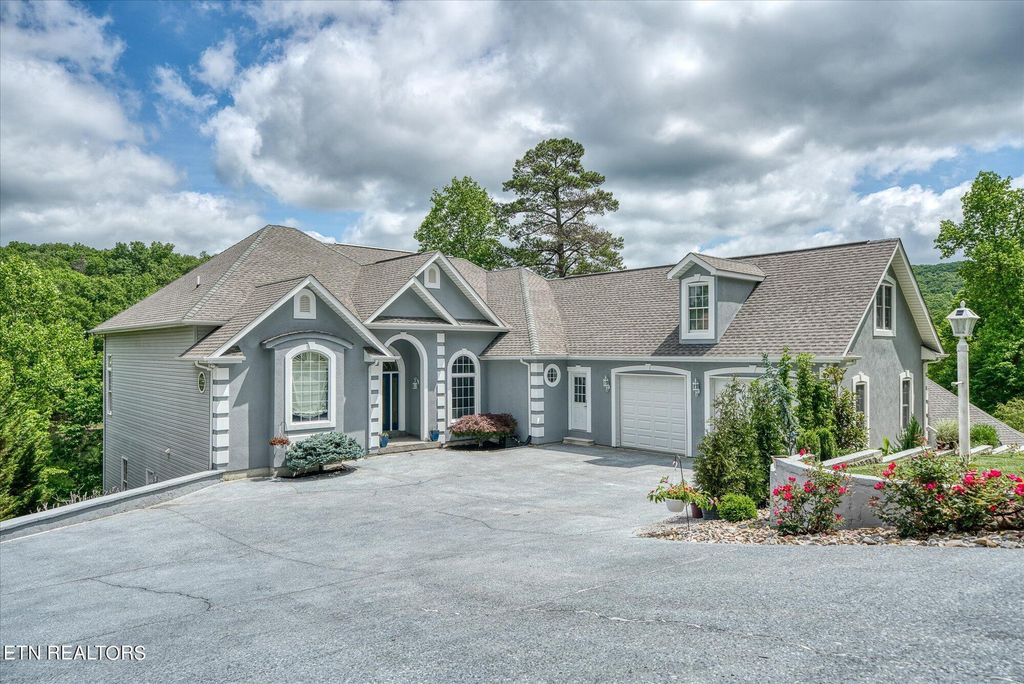 Photo of 145 Pineridge Loop, Fairfield Glade, TN 38558 (MLS # 1263241)