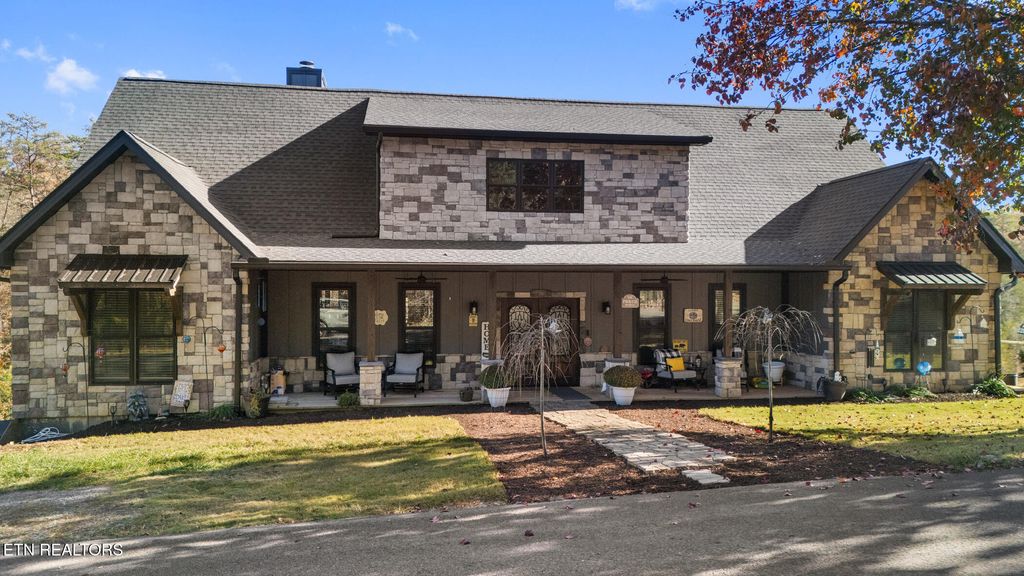 Photo of 975 Lake Smoky Rd, Sevierville, TN 37876 (MLS # 1322265)