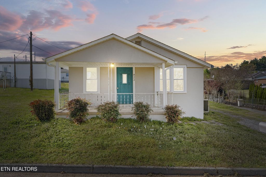 Photo of 822 Vale St, Loudon, TN 37774 (MLS # 1334076)