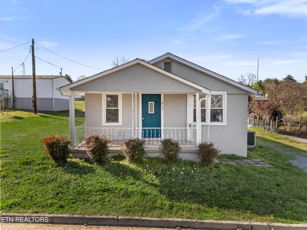 Photo of 822 Vale St, Loudon, TN 37774 (MLS # 1334076)