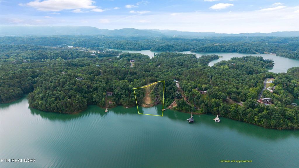 Photo of 2 Windy Cove Way, Sevierville, TN 37876 (MLS # 1337841)