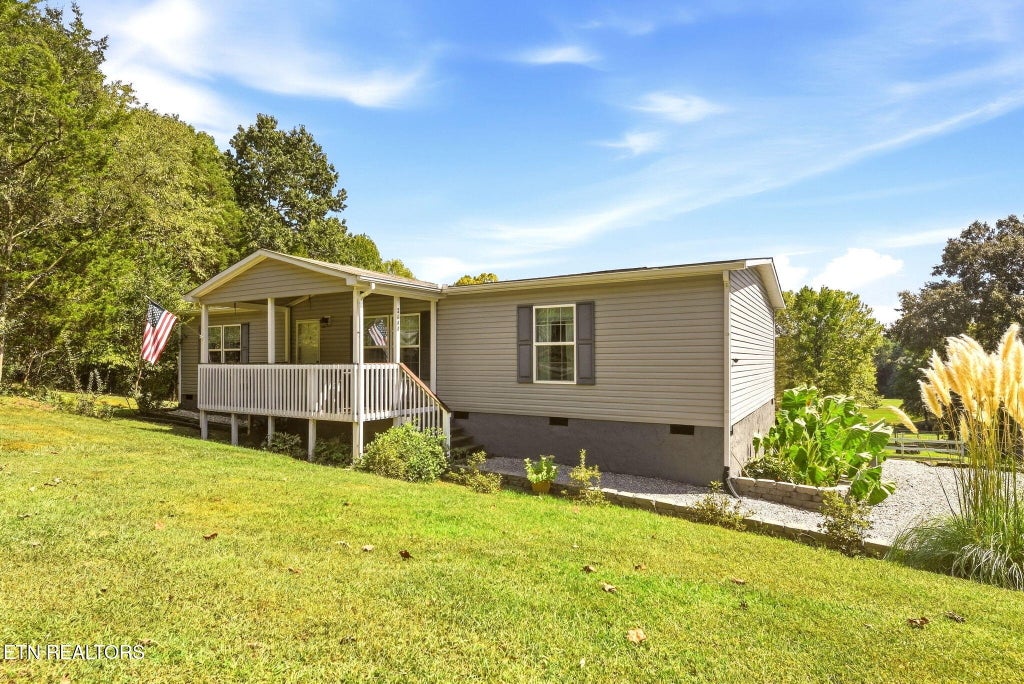 Photo of 3400 Williams Ferry Rd, Lenoir City, TN 37771 (MLS # 1355360)