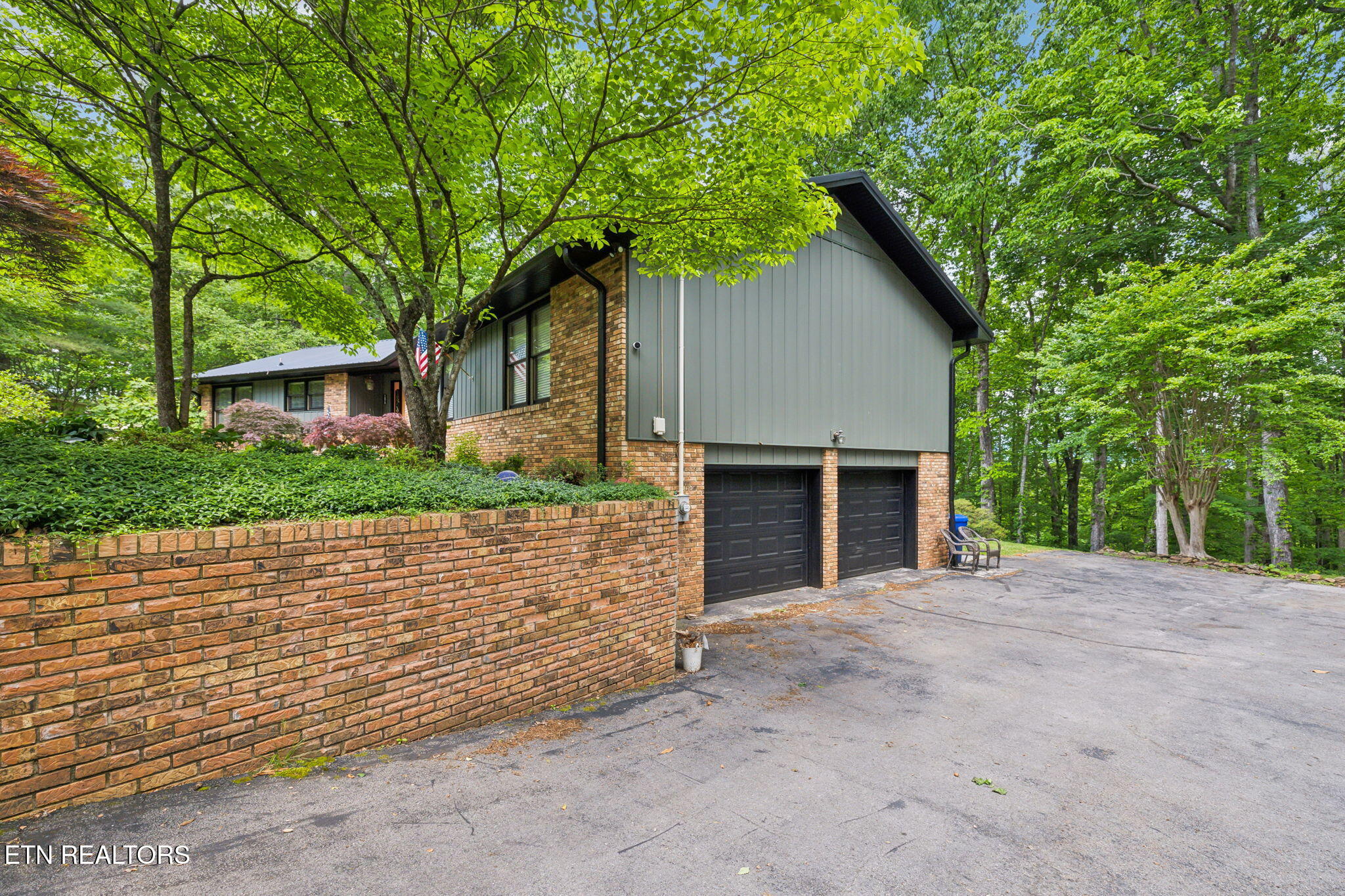 1078 W Outer Drive