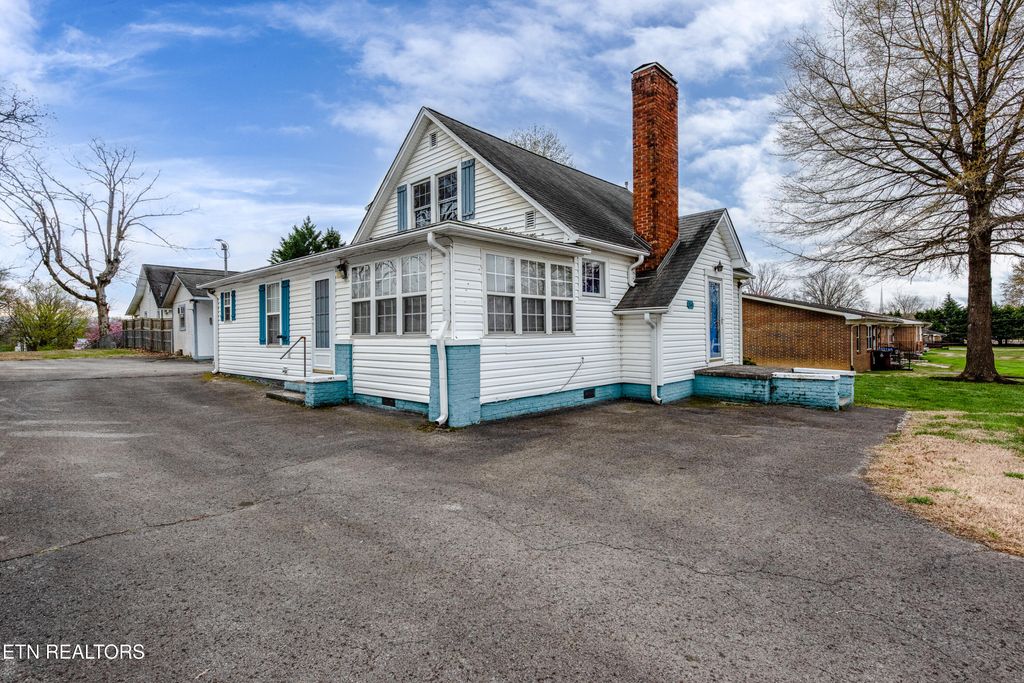 Photo of 864 Cherry St, Alcoa, TN 37701 (MLS # 1295010)