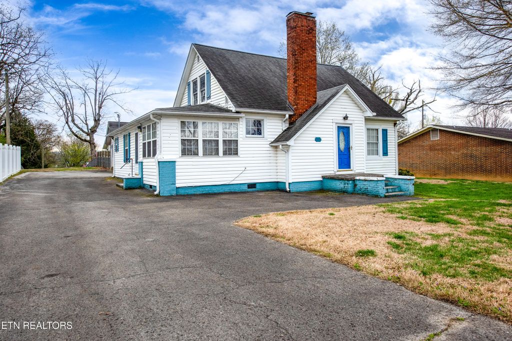 Photo of 864 Cherry St, Alcoa, TN 37701 (MLS # 1295010)