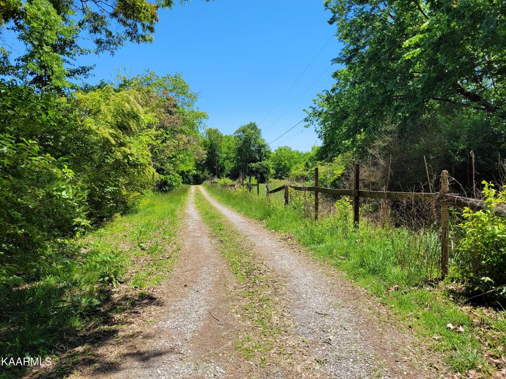 Photo of 1181 Norris Place, Alcoa, TN 37701 (MLS # 1226323)