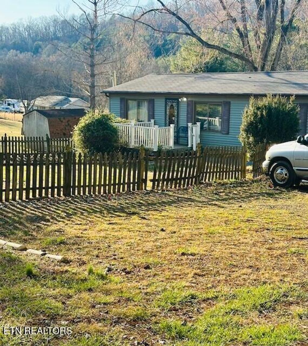 Photo of 4637 Nails Creek Rd, Rockford, TN 37853 (MLS # 1292714)