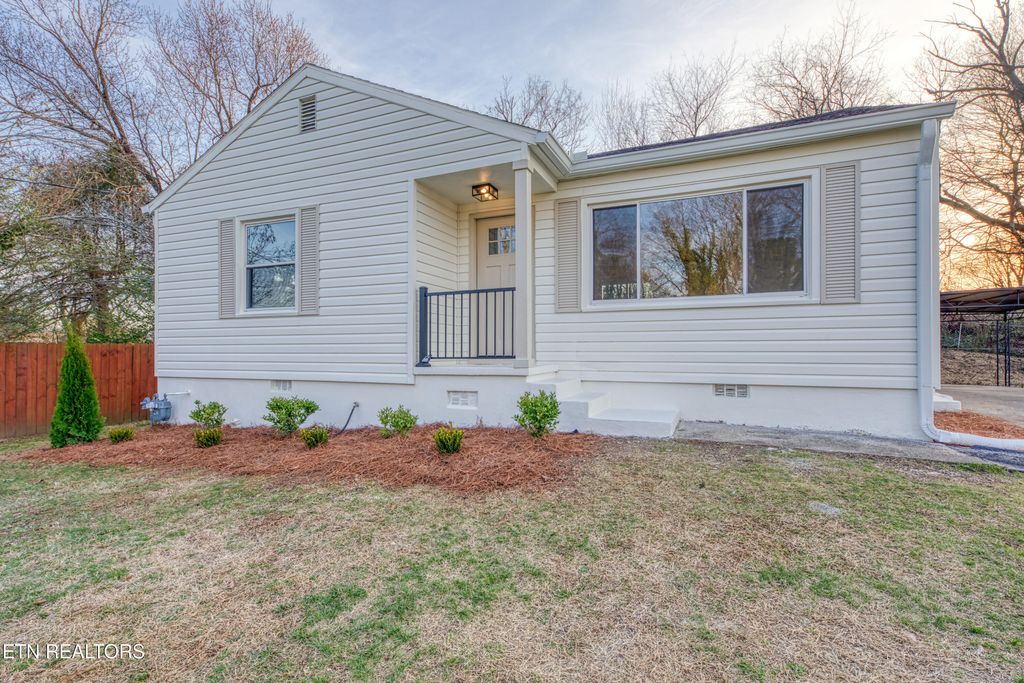 Photo of 503 Elmira Lane, Maryville, TN 37804 (MLS # 1331487)