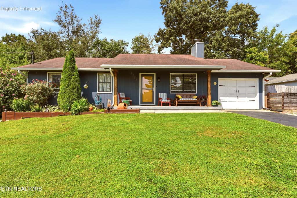 Photo of 2237 Quail Hollow Rd, Knoxville, TN 37923 (MLS # 1348422)