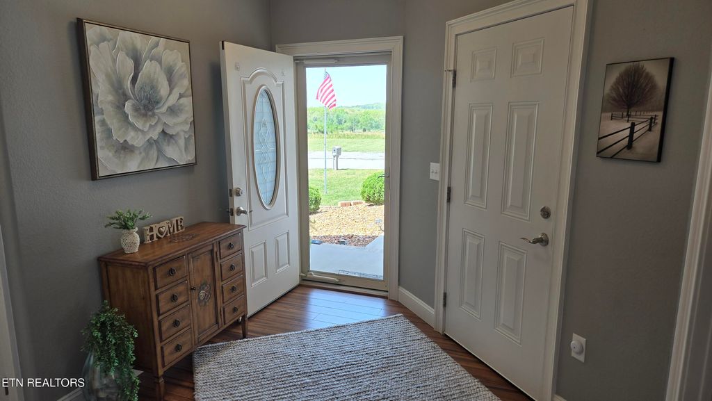 Photo of 336 Woodgate Drive, Crossville, TN 38571 (MLS # 1337931)