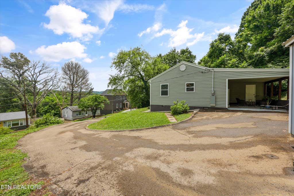 Photo of 1701 Rugby Ave, Knoxville, TN 37920 (MLS # 1344158)