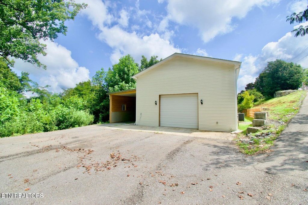Photo of 3618 Big Springs Rd, Maryville, TN 37801 (MLS # 1328637)