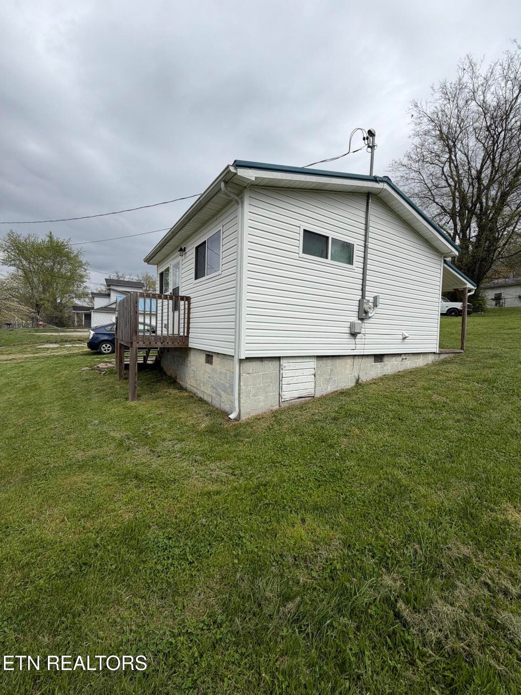 Photo of 621 Russell Ave Ave, Harriman, TN 37748 (MLS # 1339793)