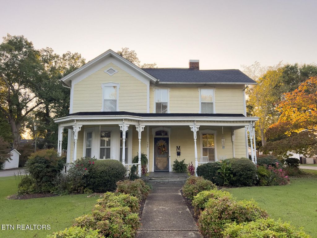 Photo of 503 Mayes Ave, Sweetwater, TN 37874 (MLS # 1318609)