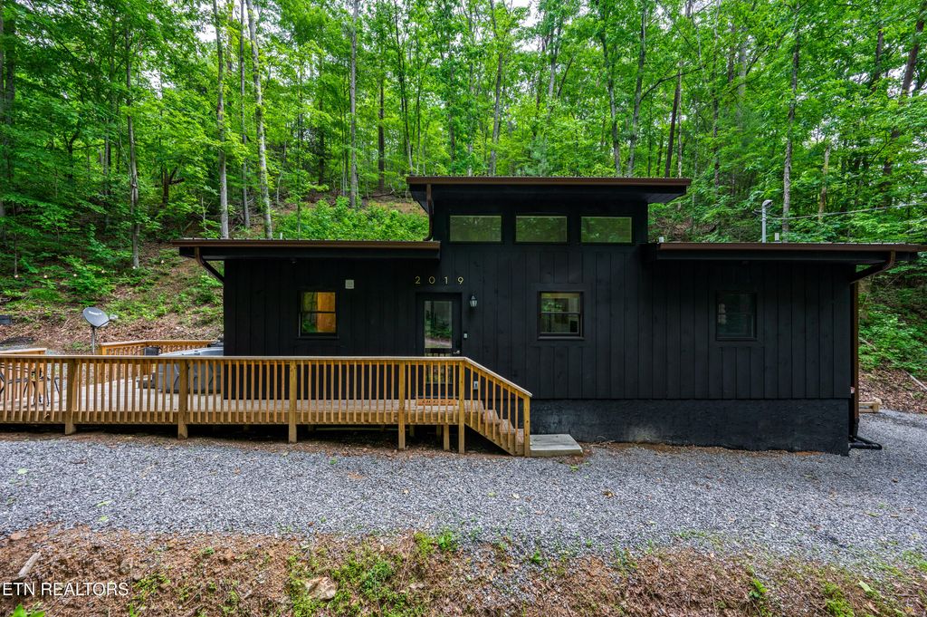 Photo of 2019 Spotted Fawn Way, Sevierville, TN 37876 (MLS # 1315015)